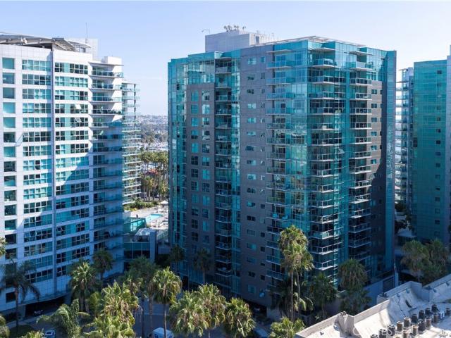 Condo for sale in Golden Triangle, Los Angeles