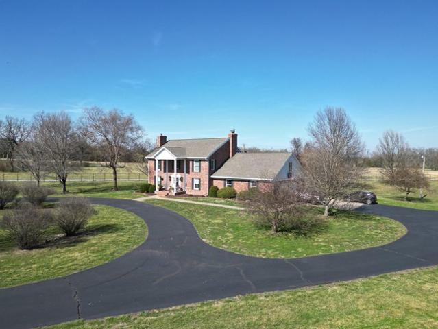 House for sale in Barry, Missouri