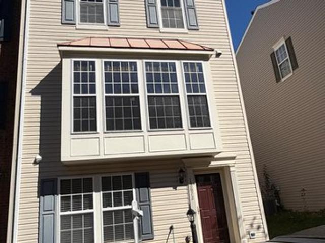 Townhouse for sale in Herndon, Fairfax County