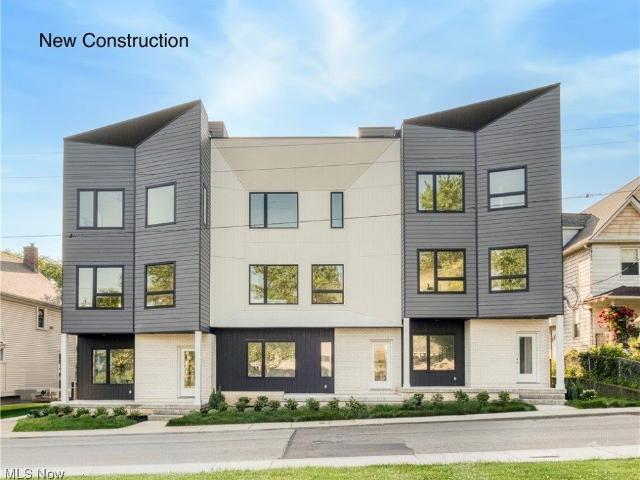 House for sale in Detroit - Shoreway, Cleveland