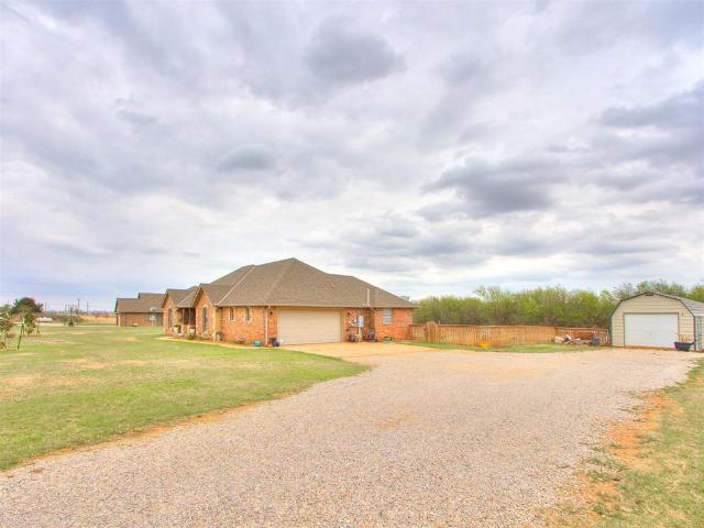 House for sale in Cashion, Oklahoma