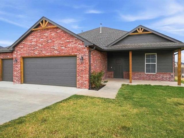 House for sale in Elgin, Comanche County
