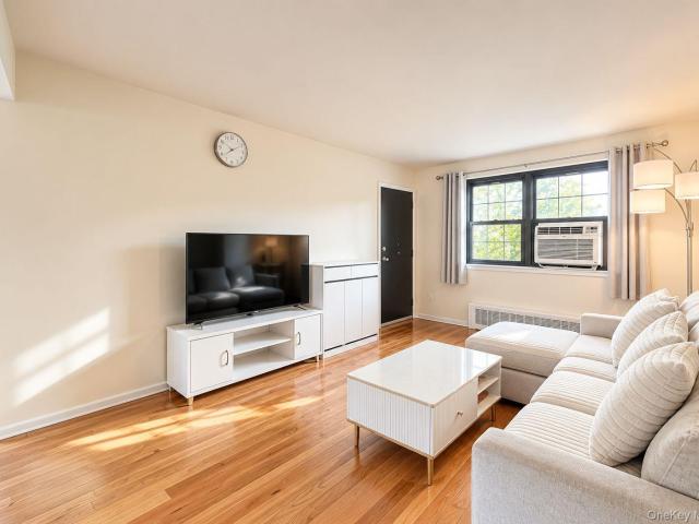 Property for sale in Hyde Park Gardens, New York