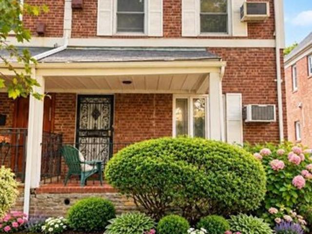 House for sale in Kew Gardens, New York