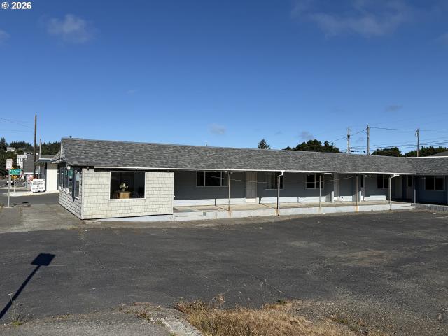 Commercial for sale in Oregonia