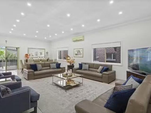 House for rent in Guildford
