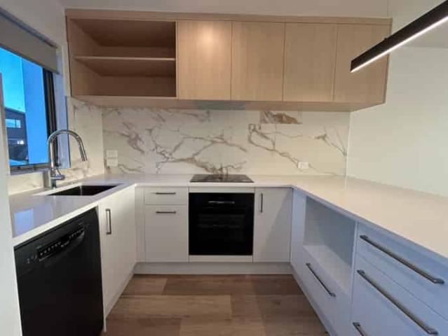 House for rent in Chaslands, Canterbury