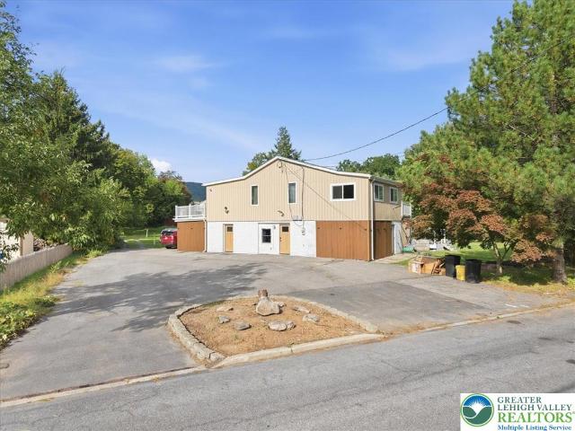 House for sale in Alpha, Wind Gap