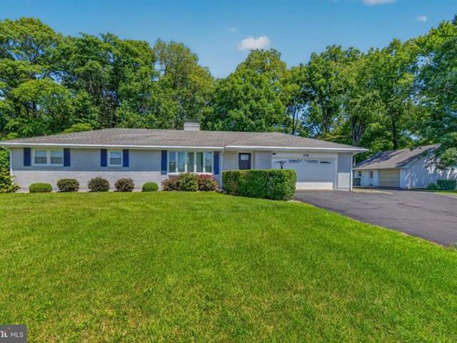 House for sale in Bath, Pennsylvania