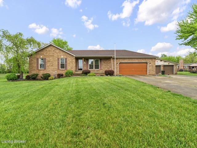 House for sale in Mount Washington, Kentucky