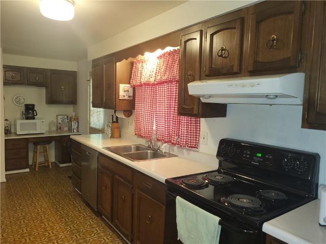 House for sale in Siverly, Oil City