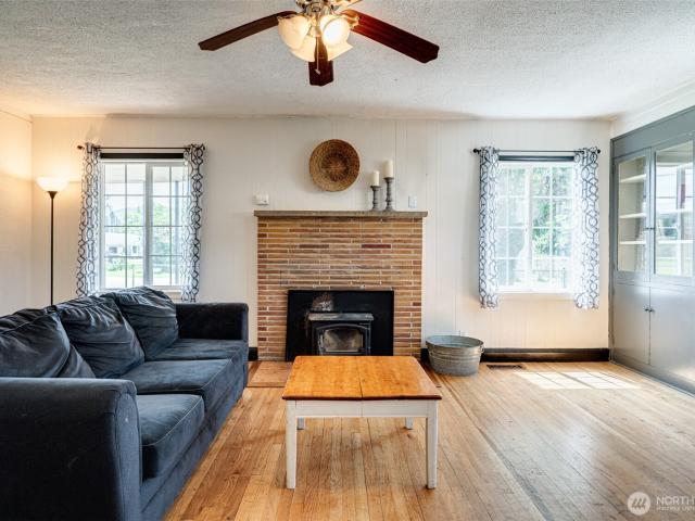 House for sale in Mossyrock, Washington