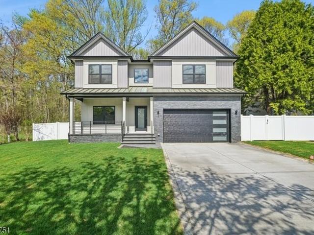 House for sale in Springfield, New Jersey