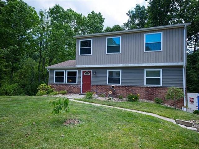 House for sale in Valencia, Pennsylvania