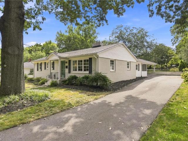 House for sale in Pfafftown, North Carolina