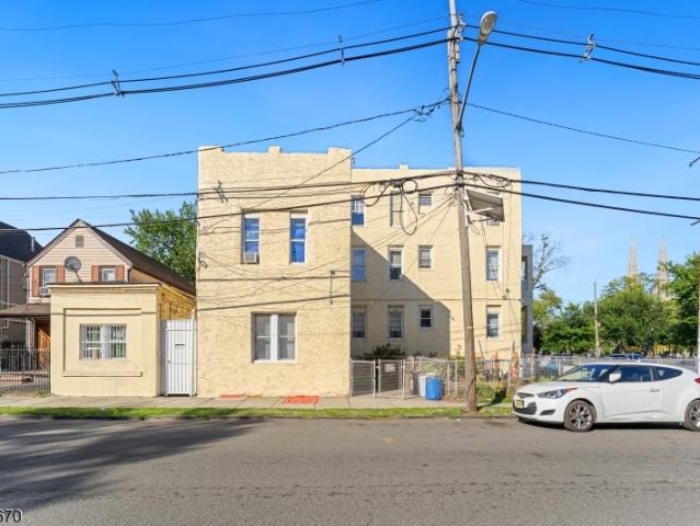 Commercial for sale in Elizabeth, New Jersey