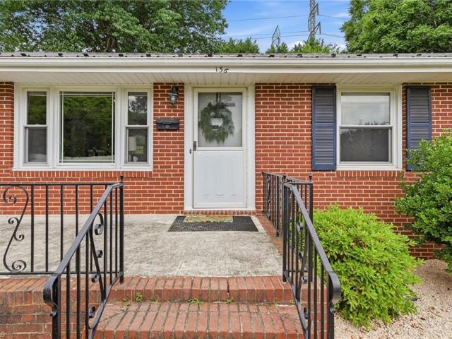 House for sale in Pfafftown, North Carolina