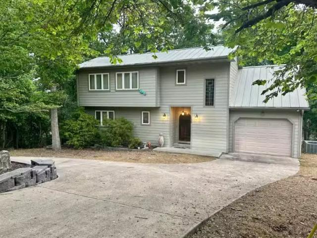House for sale in Pocahontas