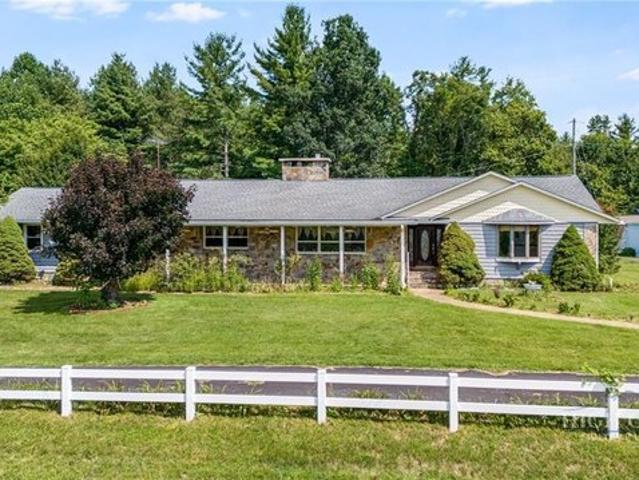 House for sale in Spruce Pine, North Carolina