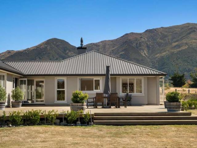 House for sale in Otakou