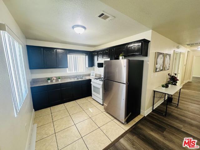 House for sale in Vermont Vista, Los Angeles