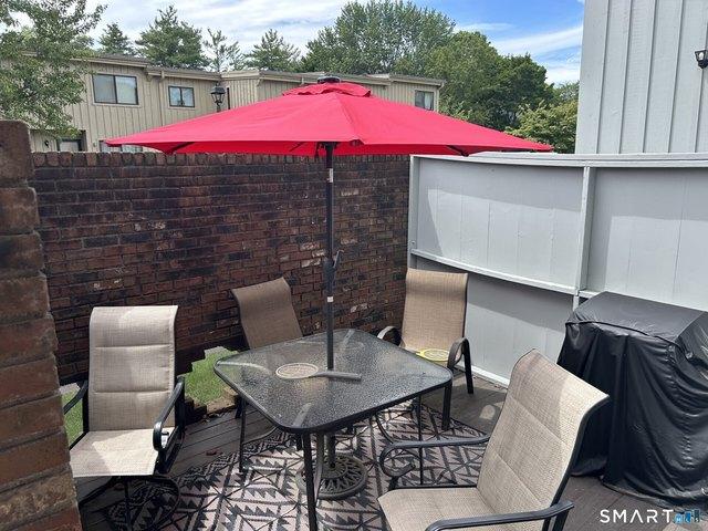 Townhouse for sale in Newington, Connecticut