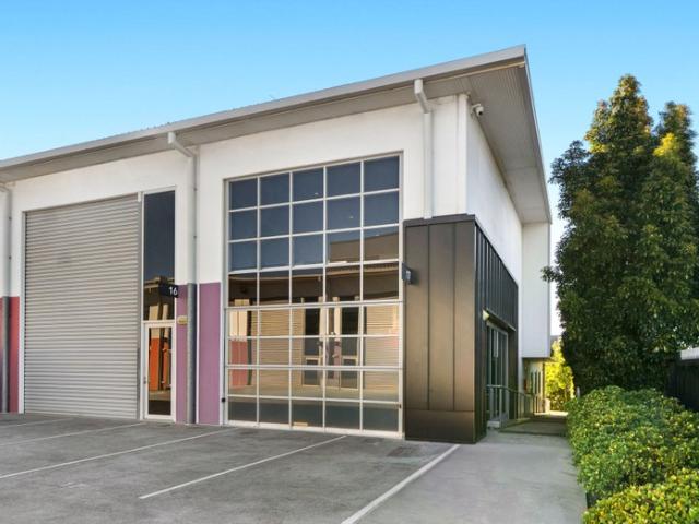 Warehouse for rent in Toombul, Queensland