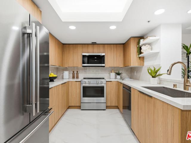 Condo for sale in Canoga Park, California