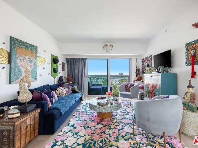 Condo for sale in Canoga Park, California