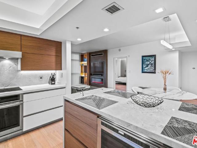 Condo for sale in Canoga Park, California