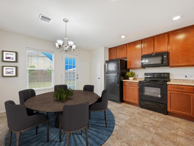 House for sale in Manor