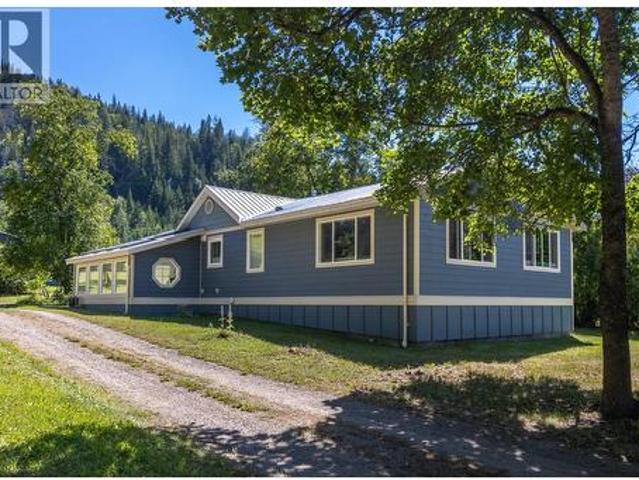 House for sale in Salmon Arm, British Columbia
