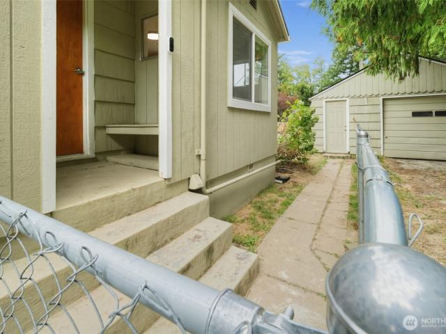 House for sale in Tracyton, Kitsap County