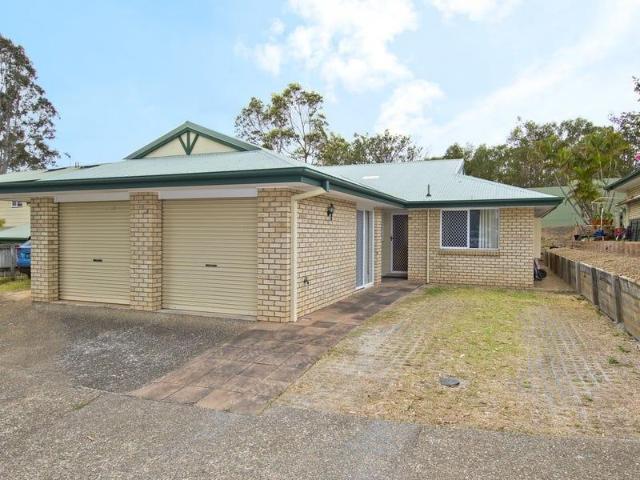 Apartment for rent in Helensvale Town Centre