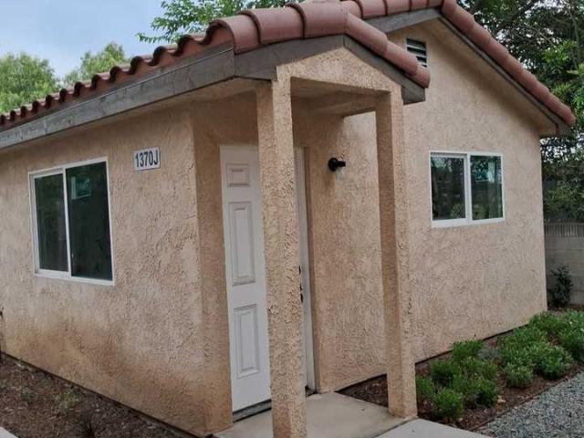 Apartment for rent in Tustin, California