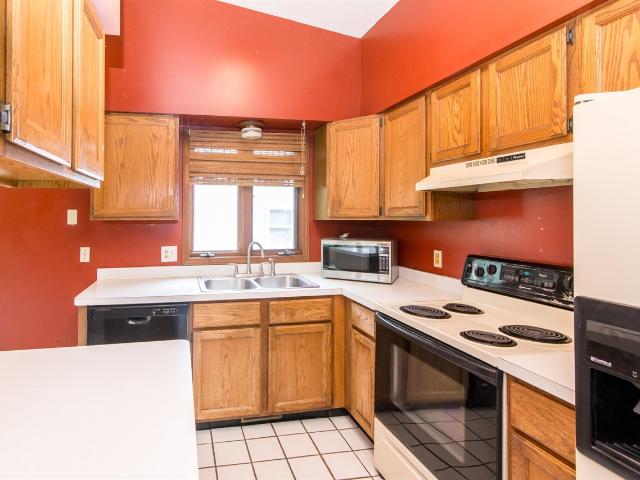 House for sale in Maplewood Farms, Saline