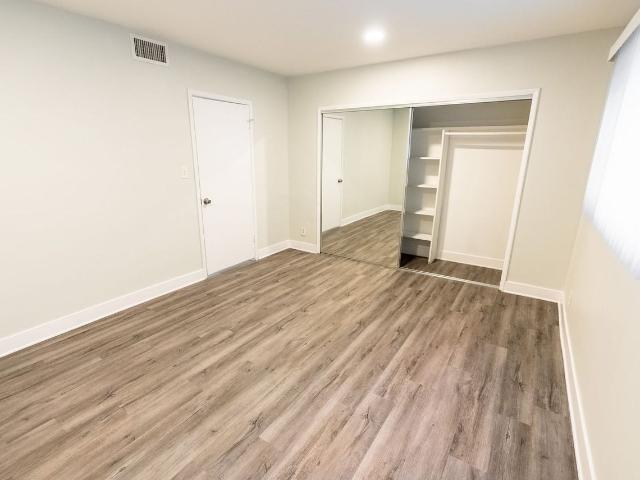 Apartment for rent in Canoga Park, California