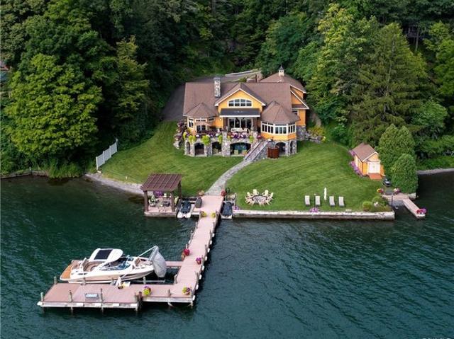 House for sale in Willow Creek, Town of Ithaca