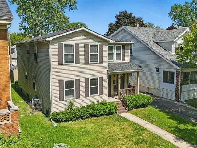 House for sale in Grosse Pointe