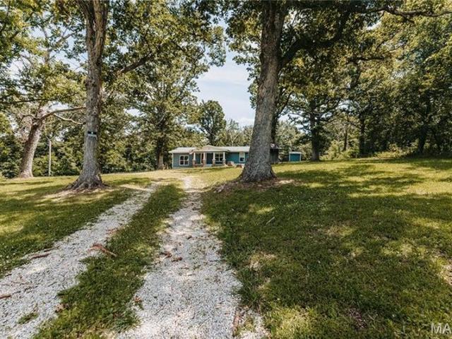 House for sale in Dixon, Missouri