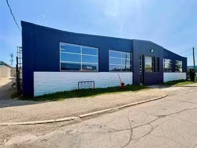 House for sale in East St. Paul, Manitoba