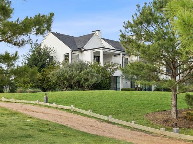 Townhouse for sale in Henderson, Texas