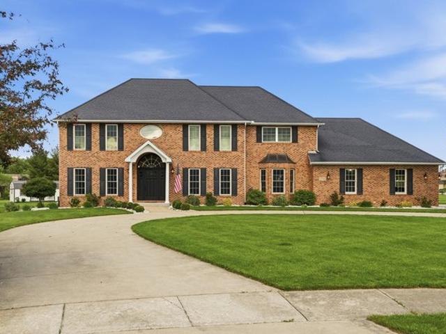 House for sale in Crown Point, Indiana