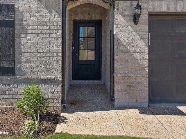 House for sale in Nesbit, Mississippi