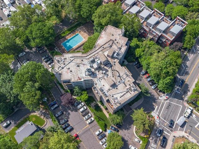 House for sale in Edgewater, New Jersey