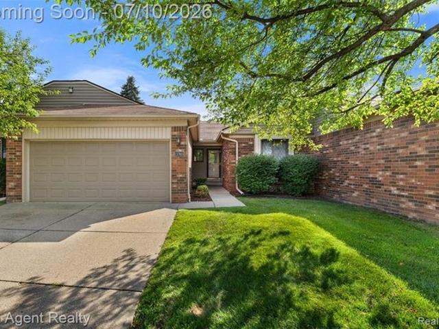Condo for sale in Sterling Heights, Michigan