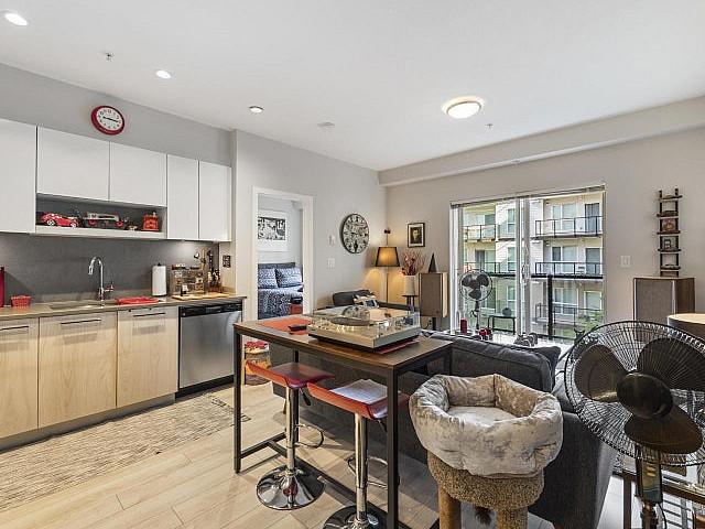 Condo for sale in Surrey, British Columbia