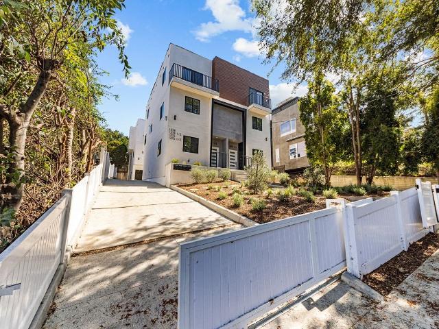 Apartment for rent in Canoga Park, California