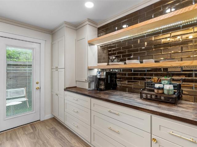 Condo for sale in Gold Leaf Apartments, Fayetteville