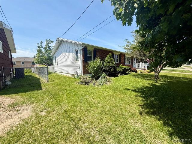 House for sale in Niagara, New York